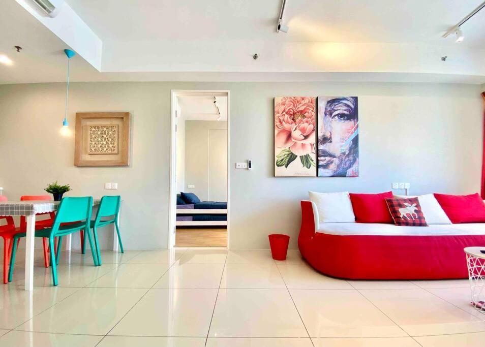 Tropicana 218 Macalister #Wondercolor #Infinity Pool #Georgetown #5Pax #2Br 2Bath #1King 1Queen 1Single #Quality Well Maintained #Private Host Esterno foto