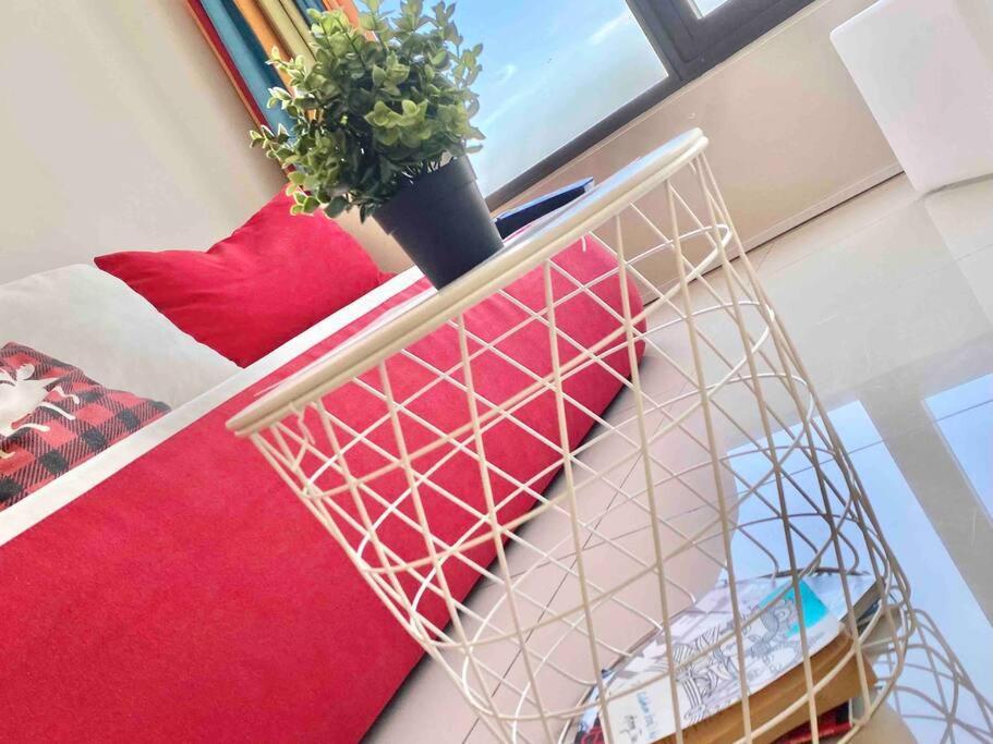 Tropicana 218 Macalister #Wondercolor #Infinity Pool #Georgetown #5Pax #2Br 2Bath #1King 1Queen 1Single #Quality Well Maintained #Private Host Esterno foto